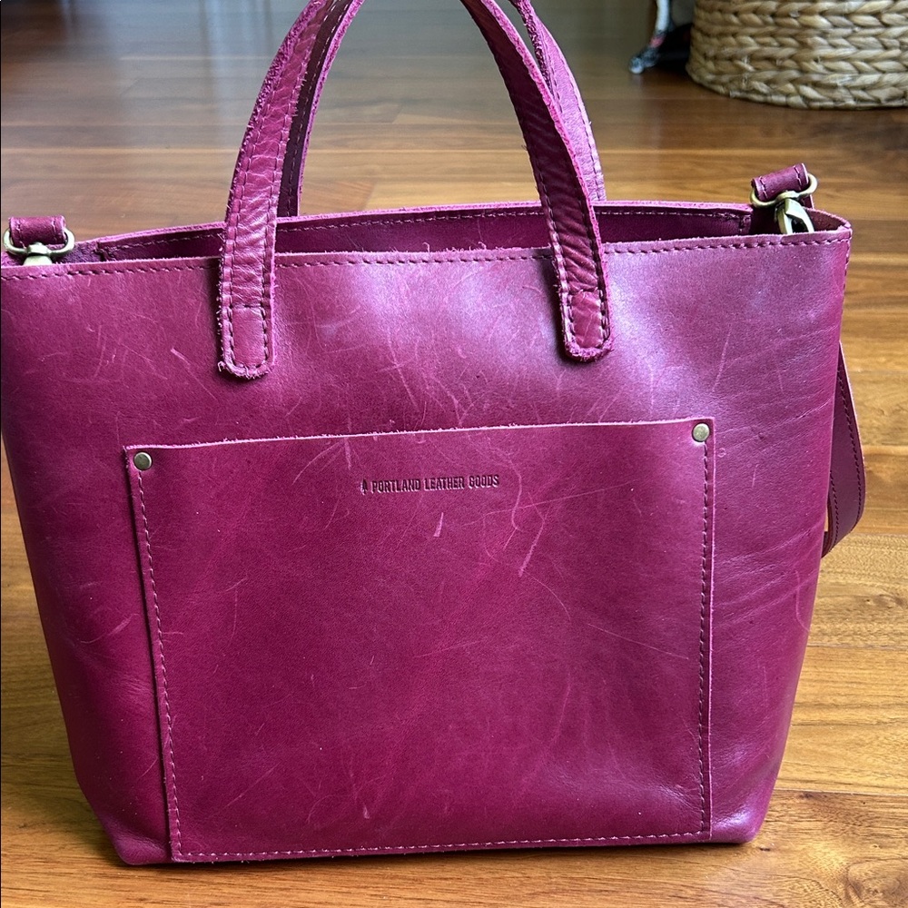Medium crossbody tote